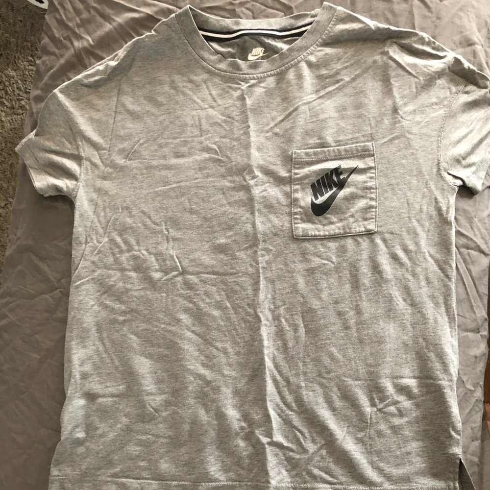 Grey Nike pocket tee